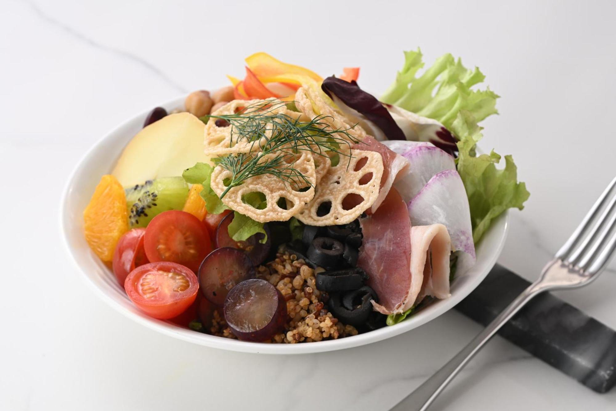 The Royal Park Hotel Iconic Kyoto Eksteriør billede A salad with lotus root