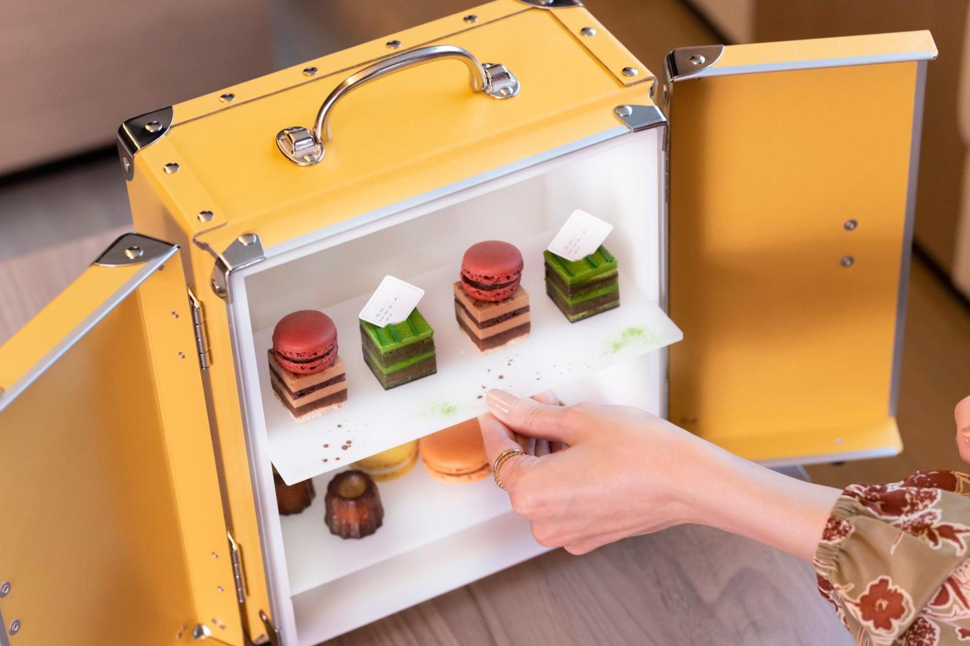 The Royal Park Hotel Iconic Kyoto Eksteriør billede A food delivery box